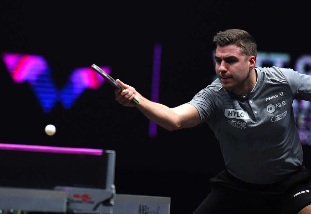 力沉的头球 力沉的头球