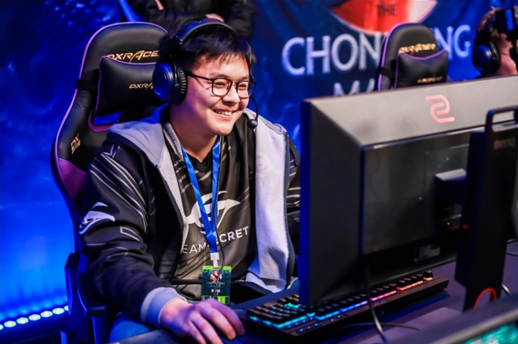 在激烈的对 在激烈的对